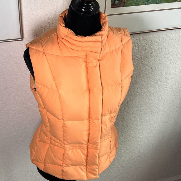 LILY PULITZER Orange Puffer Down Vest Size S Inner Lined Floral NWOT MSRP $155 - Picture 4 of 11